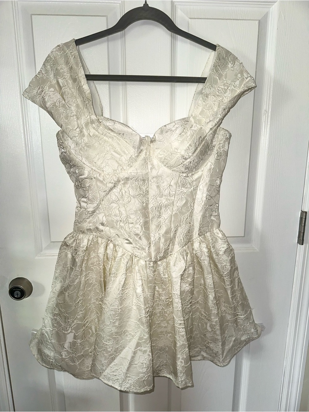 Ivory Lace Fit-and-Flare Chemise with Sweetheart Bodice